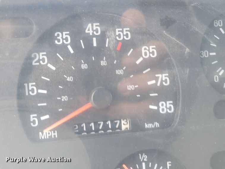 image for item JC9753 2000 Sterling L-Line  refuse truck