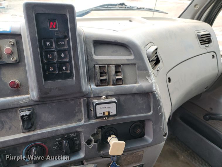 image for item JC9753 2000 Sterling L-Line  refuse truck