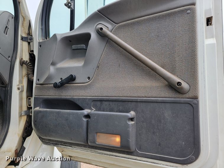 image for item JC9753 2000 Sterling L-Line  refuse truck