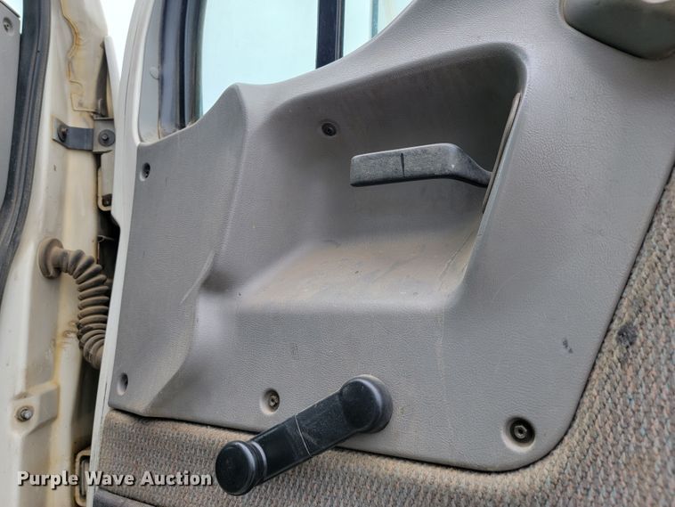 image for item JC9753 2000 Sterling L-Line  refuse truck