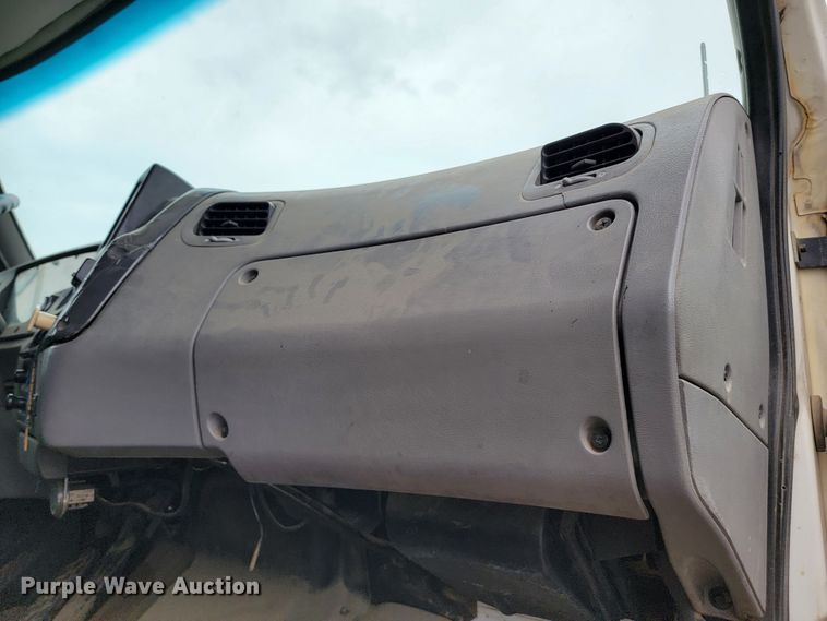 image for item JC9753 2000 Sterling L-Line  refuse truck