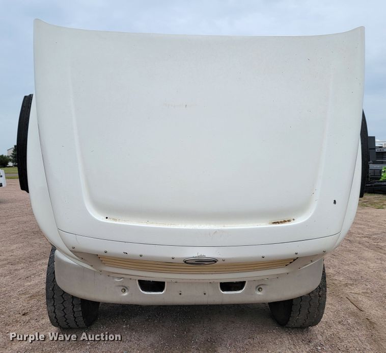 image for item JC9753 2000 Sterling L-Line  refuse truck