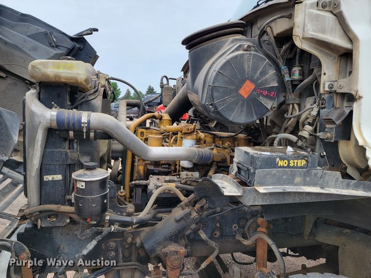 image for item JC9753 2000 Sterling L-Line  refuse truck