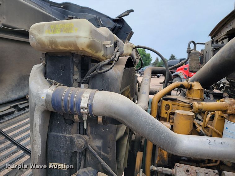 image for item JC9753 2000 Sterling L-Line  refuse truck