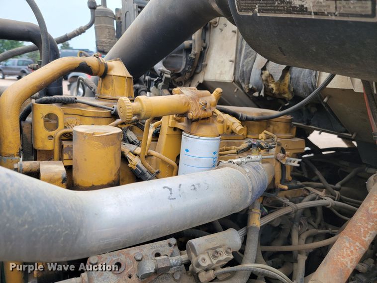 image for item JC9753 2000 Sterling L-Line  refuse truck