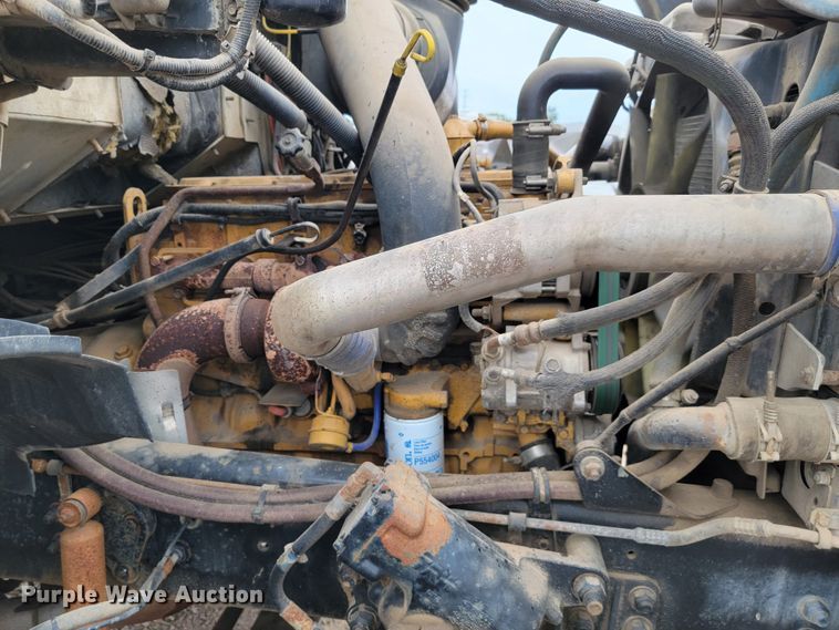 image for item JC9753 2000 Sterling L-Line  refuse truck