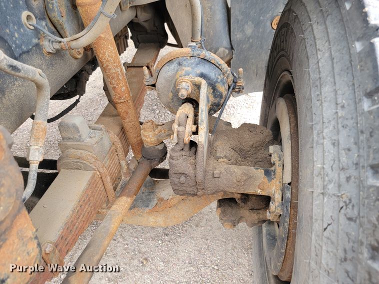 image for item JC9753 2000 Sterling L-Line  refuse truck