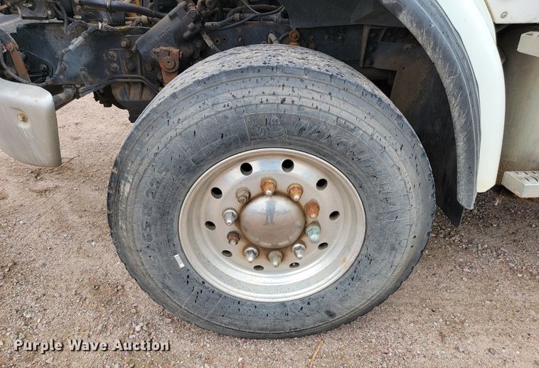 image for item JC9753 2000 Sterling L-Line  refuse truck