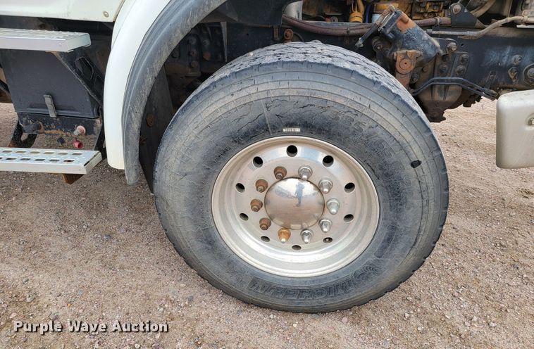 image for item JC9753 2000 Sterling L-Line  refuse truck