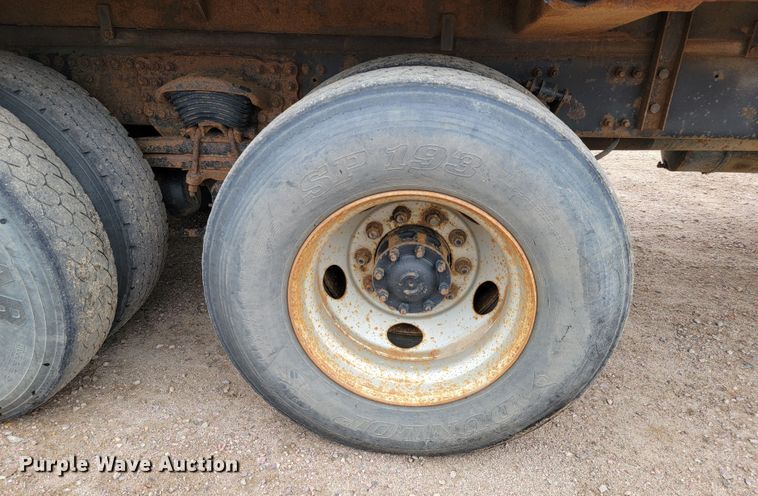 image for item JC9753 2000 Sterling L-Line  refuse truck