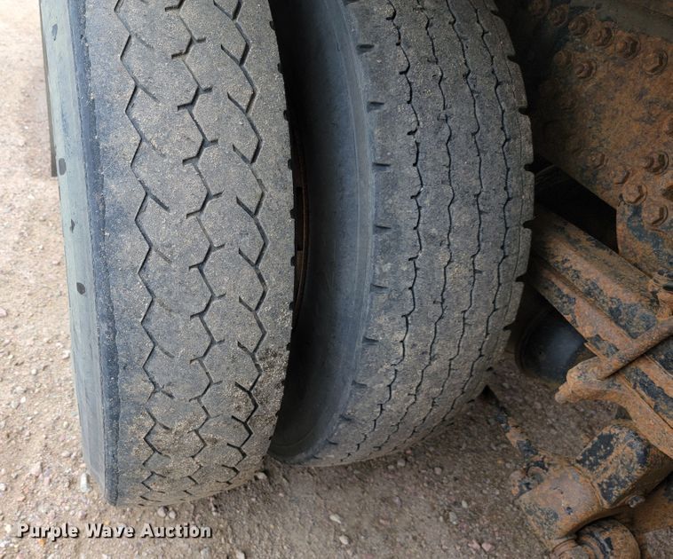 image for item JC9753 2000 Sterling L-Line  refuse truck