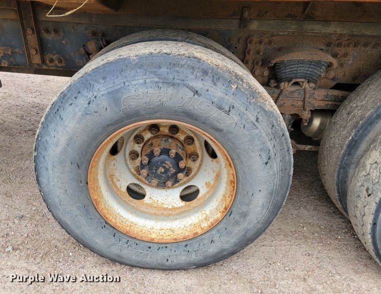 image for item JC9753 2000 Sterling L-Line  refuse truck