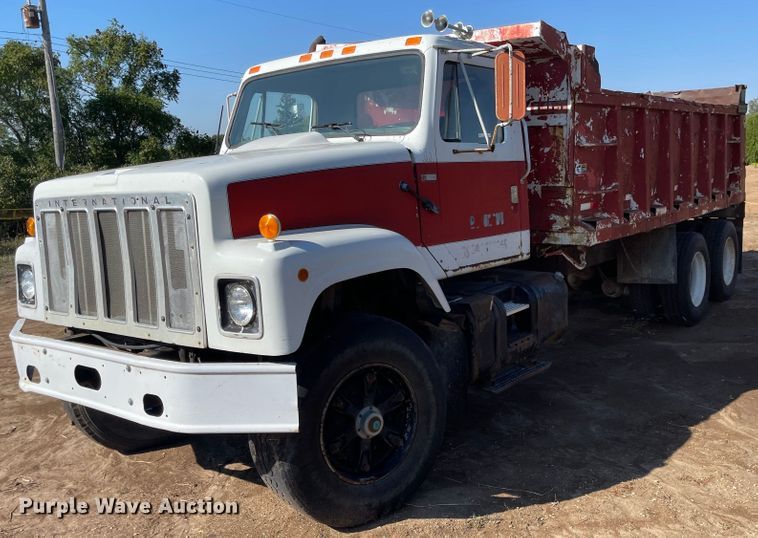 image for item JF9034 1982 International F2554  dump truck