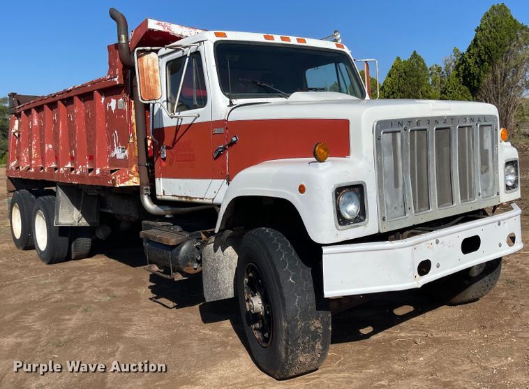 image for item JF9034 1982 International F2554  dump truck