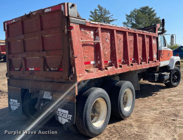 image for item JF9034 1982 International F2554  dump truck