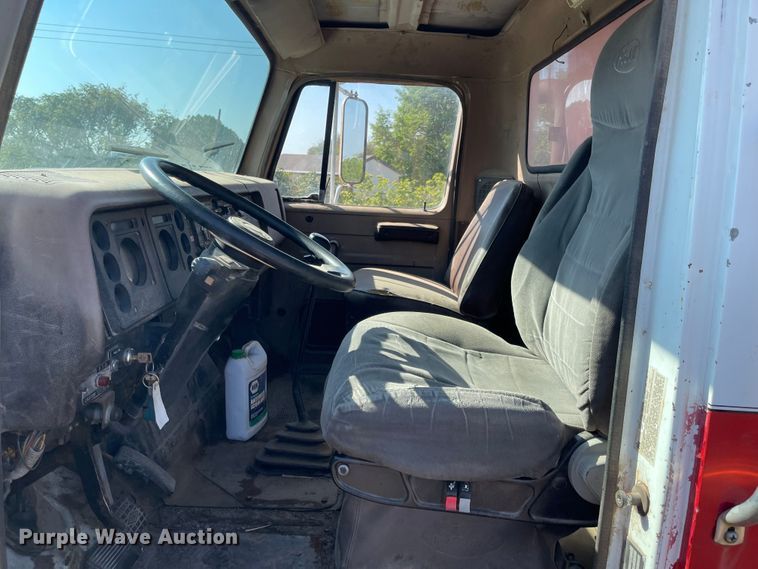 image for item JF9034 1982 International F2554  dump truck