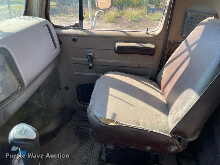 image for item JF9034 1982 International F2554  dump truck