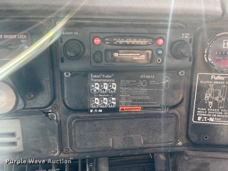 image for item JF9034 1982 International F2554  dump truck