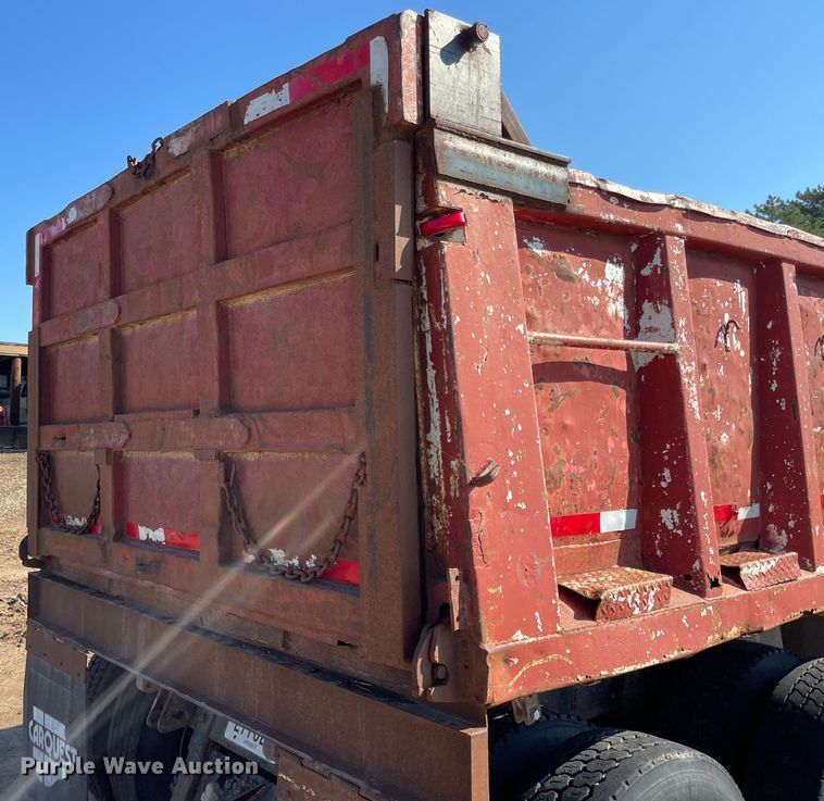 image for item JF9034 1982 International F2554  dump truck