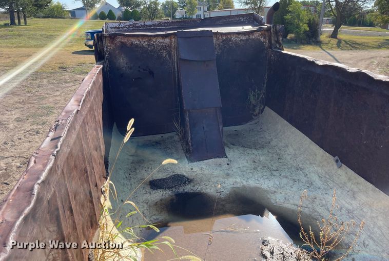 image for item JF9034 1982 International F2554  dump truck