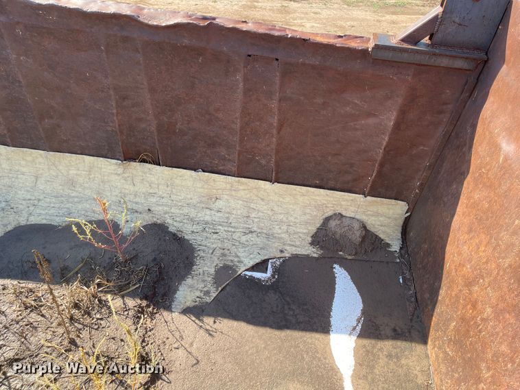 image for item JF9034 1982 International F2554  dump truck