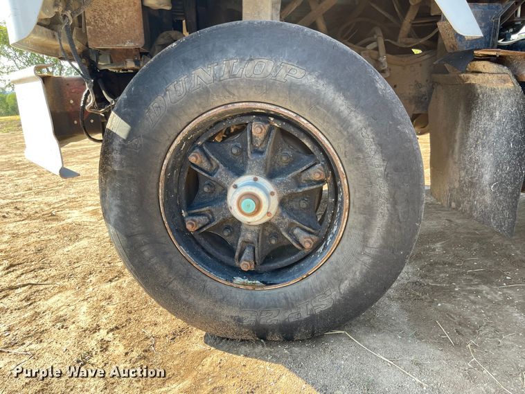 image for item JF9034 1982 International F2554  dump truck