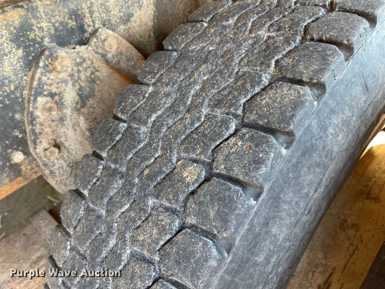 image for item JF9034 1982 International F2554  dump truck