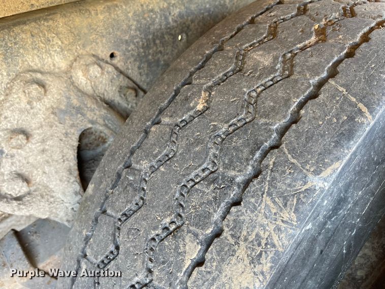 image for item JF9034 1982 International F2554  dump truck