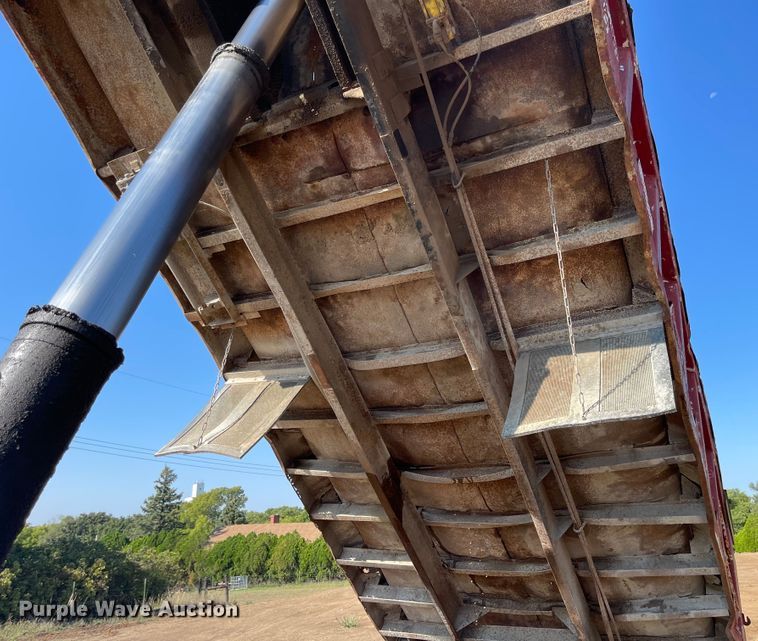 image for item JF9034 1982 International F2554  dump truck