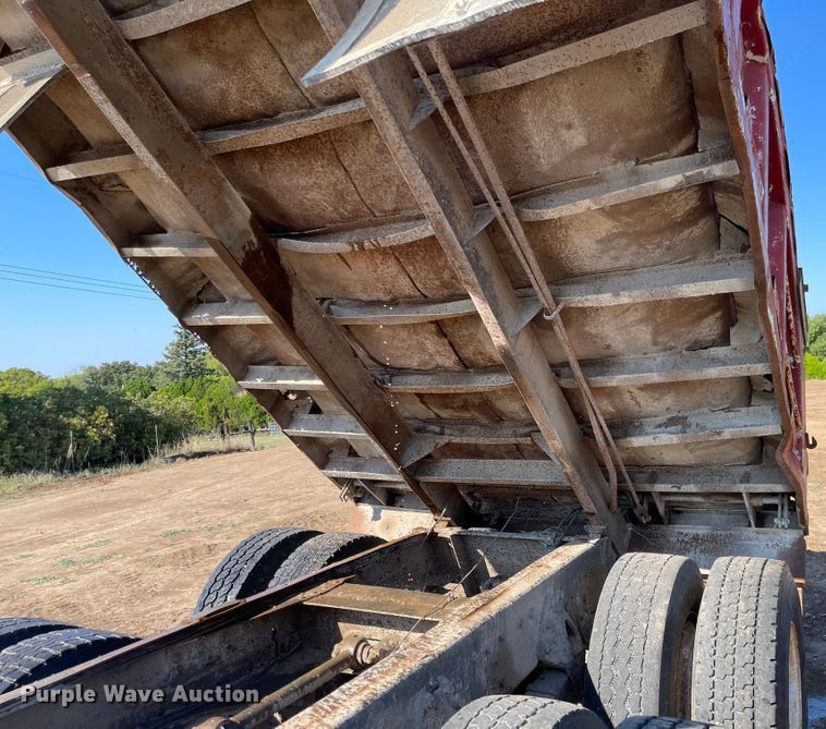 image for item JF9034 1982 International F2554  dump truck