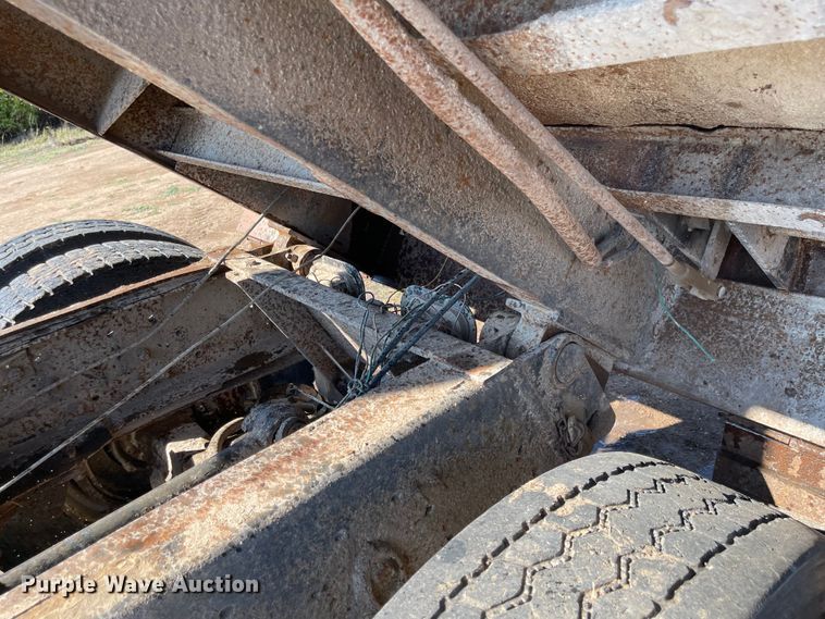 image for item JF9034 1982 International F2554  dump truck