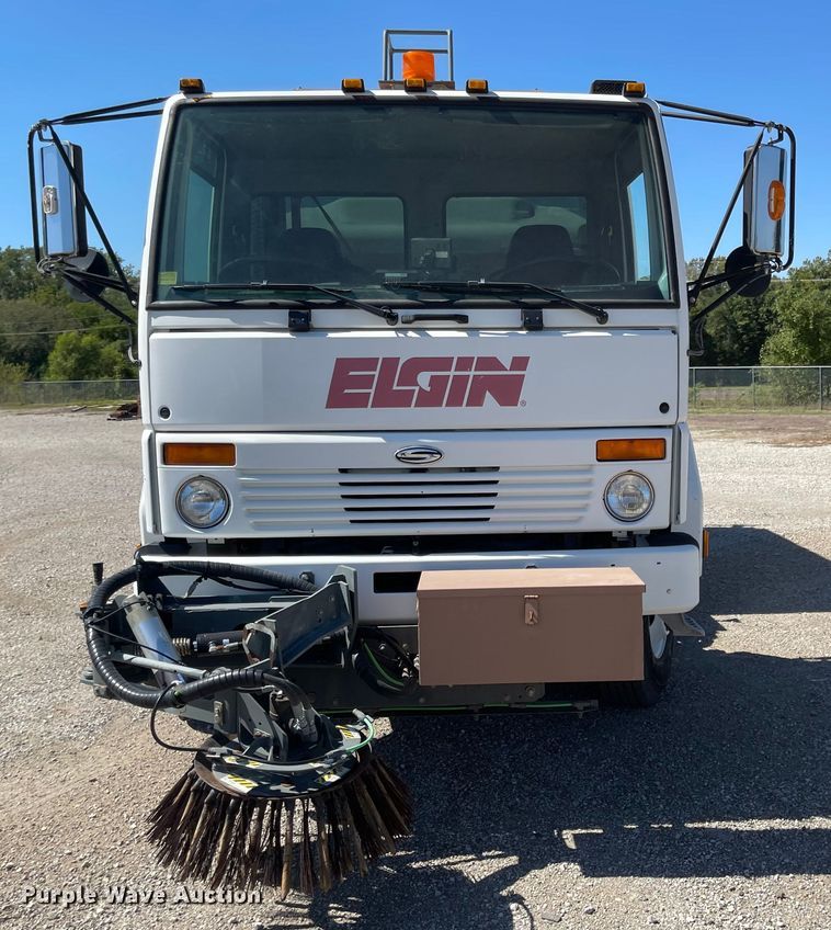 image for item JF9054 2007 Sterling SC8000  street sweeper truck