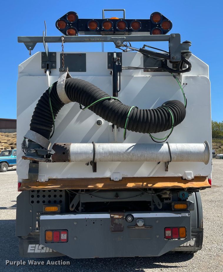 image for item JF9054 2007 Sterling SC8000  street sweeper truck