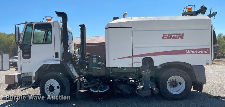 image for item JF9054 2007 Sterling SC8000  street sweeper truck