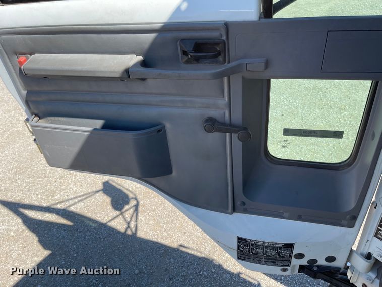 image for item JF9054 2007 Sterling SC8000  street sweeper truck