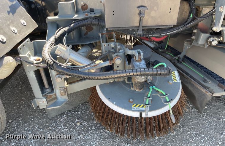 image for item JF9054 2007 Sterling SC8000  street sweeper truck