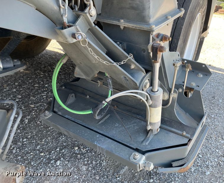 image for item JF9054 2007 Sterling SC8000  street sweeper truck