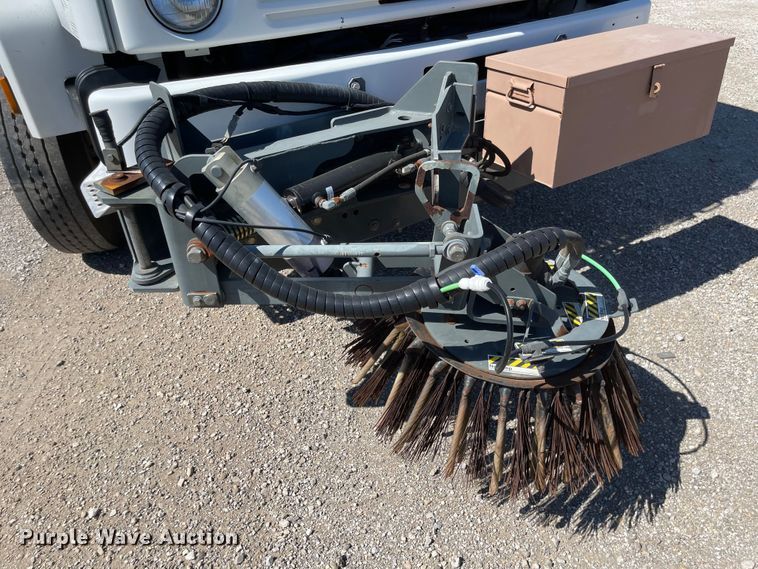 image for item JF9054 2007 Sterling SC8000  street sweeper truck