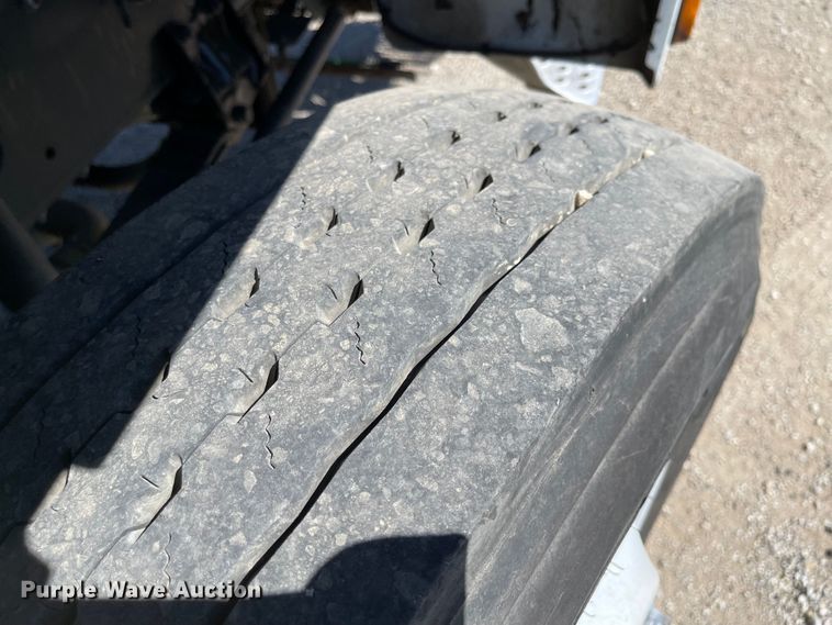 image for item JF9054 2007 Sterling SC8000  street sweeper truck