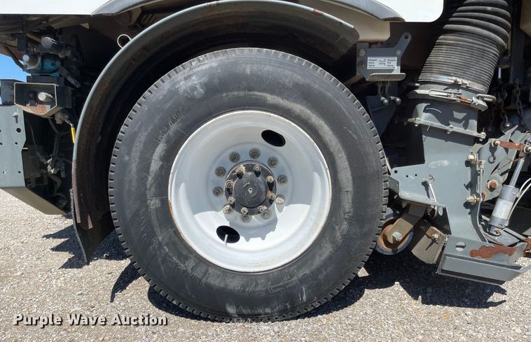 image for item JF9054 2007 Sterling SC8000  street sweeper truck