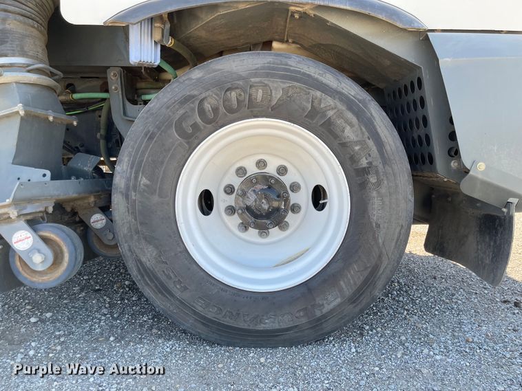 image for item JF9054 2007 Sterling SC8000  street sweeper truck