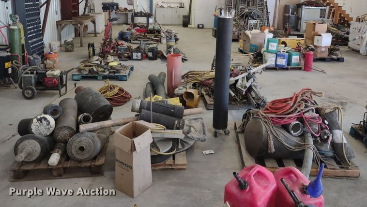 image for item JJ9977 (3) pallets of inflatable pipe plugs