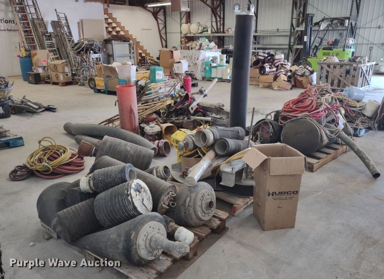 image for item JJ9977 (3) pallets of inflatable pipe plugs