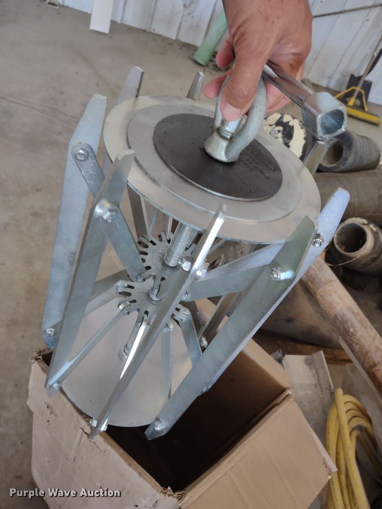 image for item JJ9977 (3) pallets of inflatable pipe plugs