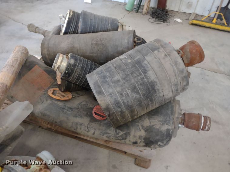 image for item JJ9977 (3) pallets of inflatable pipe plugs