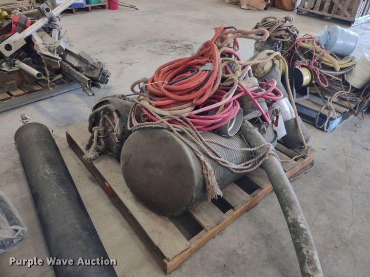 image for item JJ9977 (3) pallets of inflatable pipe plugs