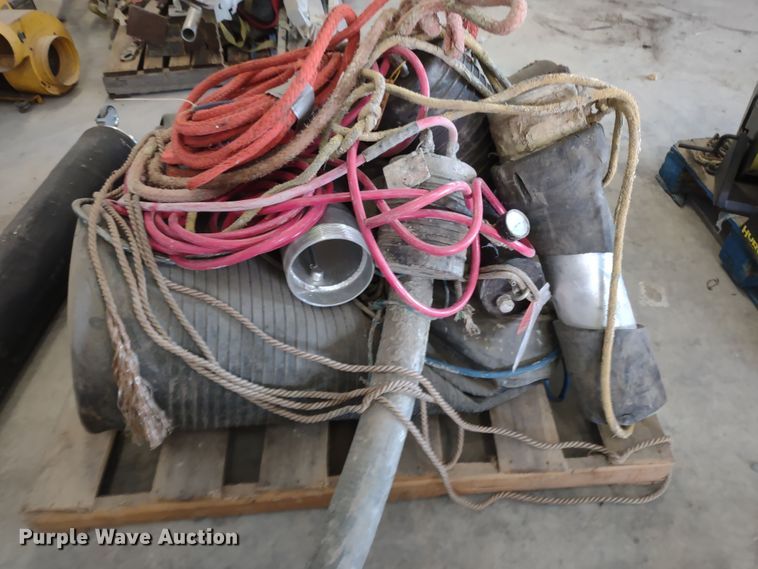 image for item JJ9977 (3) pallets of inflatable pipe plugs