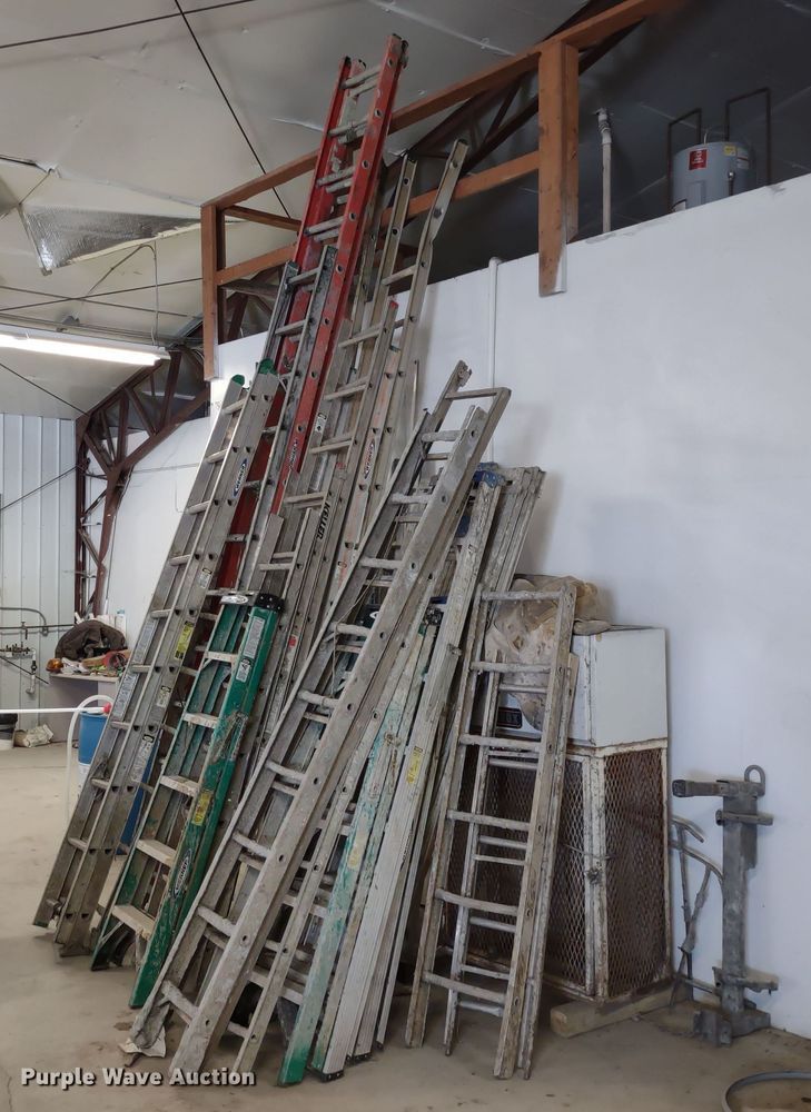 image for item JJ9995 Approximately 14 ladders