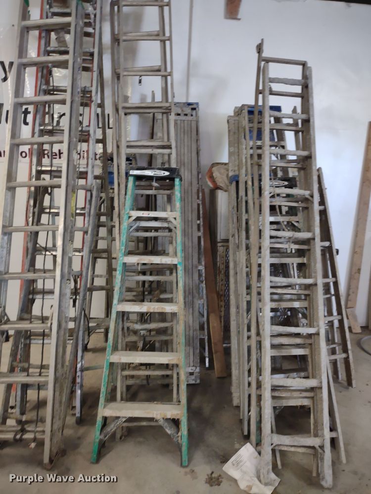 image for item JJ9995 Approximately 14 ladders