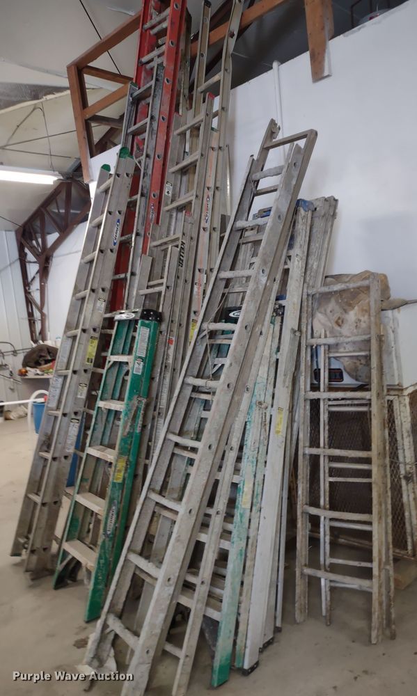 image for item JJ9995 Approximately 14 ladders
